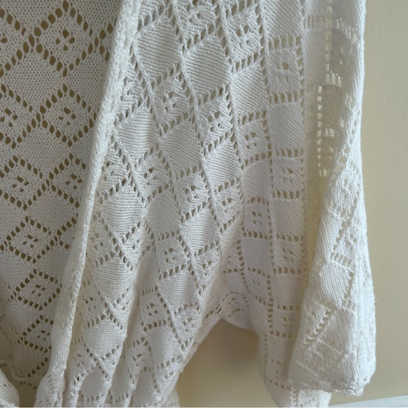 525 America Crochet Short Sleeve Sweater - Picture 4 of 5